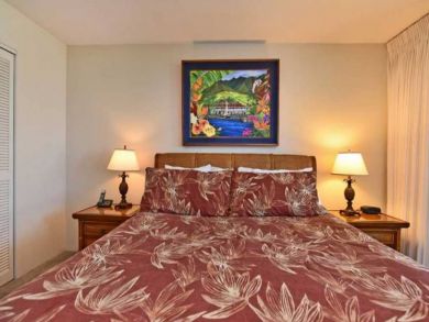 Lahaina Luxury Vacation Rental Condo One Bedroom Sleeps Four