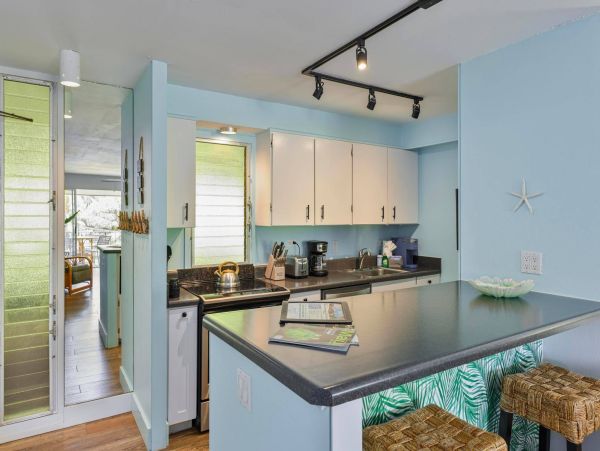 Kaanapali Vacation Rentals Short Walk to Beach.