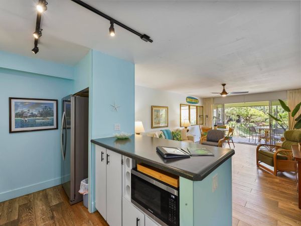Kaanapali Vacation Rentals Short Walk to Beach.