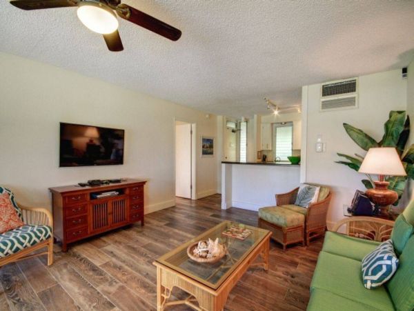 Kaanapali Vacation Rentals Short Walk to Beach.