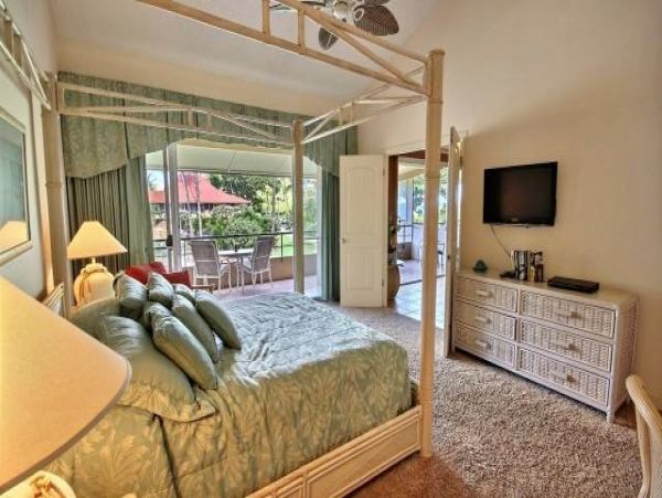 Lahaina One Bedroom Condo Sleeps Five Guests