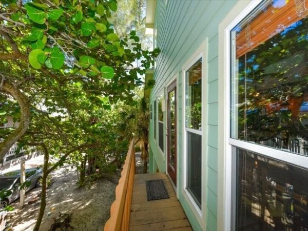 Luxury Three Bedroom Vacation Beach Rental Sleeps 6