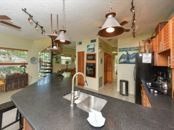 Luxury Three Bedroom Vacation Beach Rental Sleeps 6
