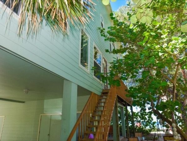 Luxury Three Bedroom Vacation Beach Rental Sleeps 6