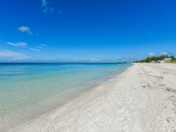 Luxury Three Bedroom Vacation Beach Rental Sleeps 6