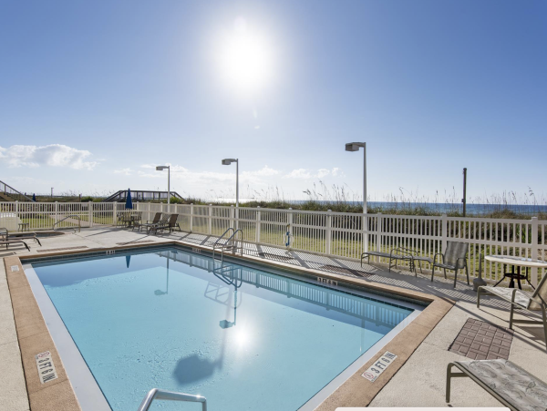 Destin Amazing Beach Front Views, Pool