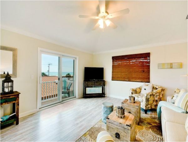 Bradenton Vacation Duplex Three Bedrooms Walk To Beach