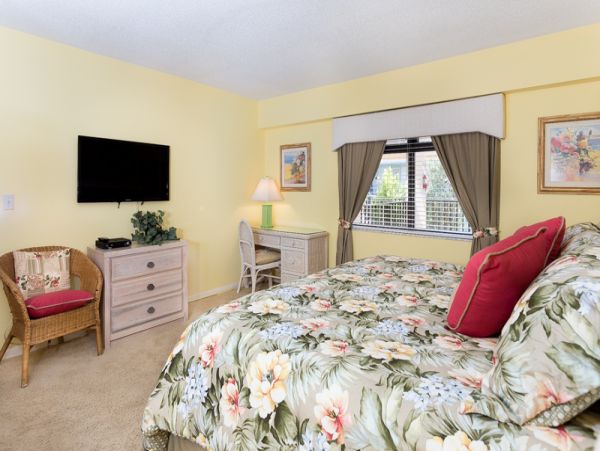 Three Bedroom Sanibel Island Vacation Condo at the Beach