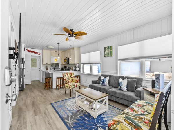 Bradenton Beach Vacation Rental Value Priced! Three Bedroom Cottage