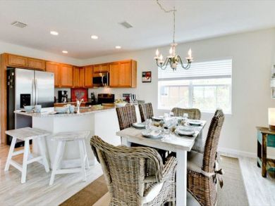 Kitchen & Dining Area