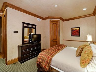 Bedroom 2 with king bed