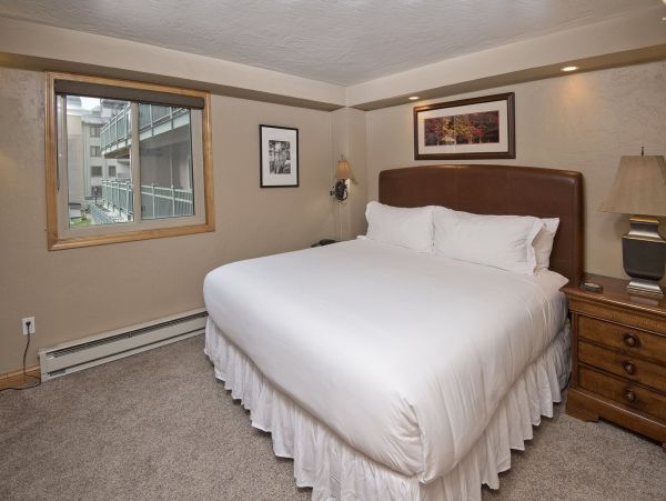 Beautiful Vail Rental with Mountain Views, Spa & Summer Pool
