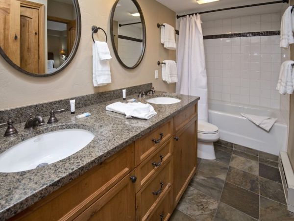 Beautiful Vail Rental with Mountain Views, Spa & Summer Pool