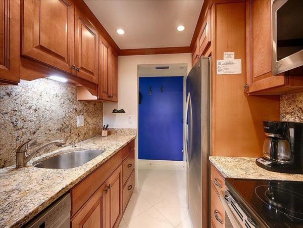 Longboat Key Vacation Rental One Bedroom on Beach
