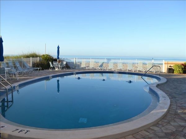 Longboat Key Vacation Rental One Bedroom on Beach