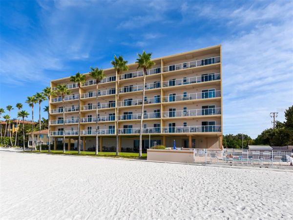 Longboat Key Vacation Rental One Bedroom on Beach
