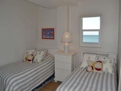 Longboat Key Gulf Front 2 Bedroom Condo Pool Sleeps 4