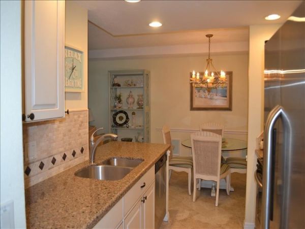 Lovely 2 Bedroom Condo Full Ocean Views in Longboat Key