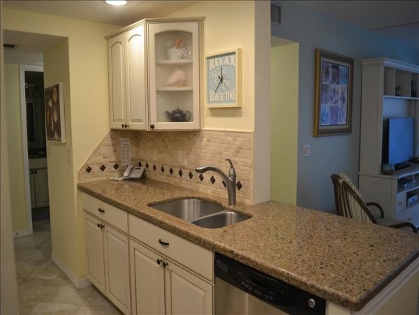 Lovely 2 Bedroom Condo Full Ocean Views in Longboat Key