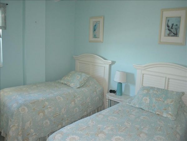Lovely 2 Bedroom Condo Full Ocean Views in Longboat Key