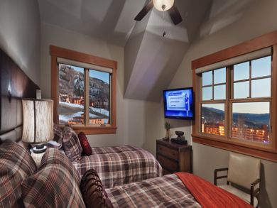 Twin beds in second bedroom