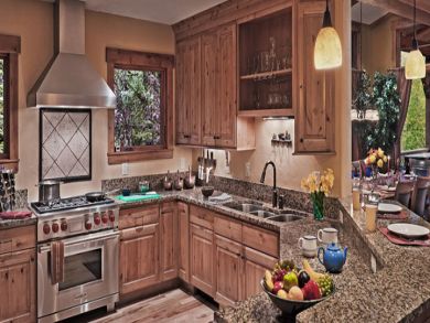Fully equipped kitchen with granite counter tops