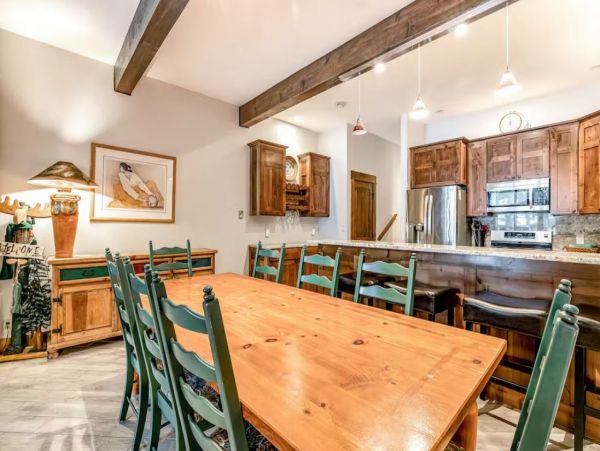 Three Bedroom Vacation Condo in Avon Sleeps Nine Guests
