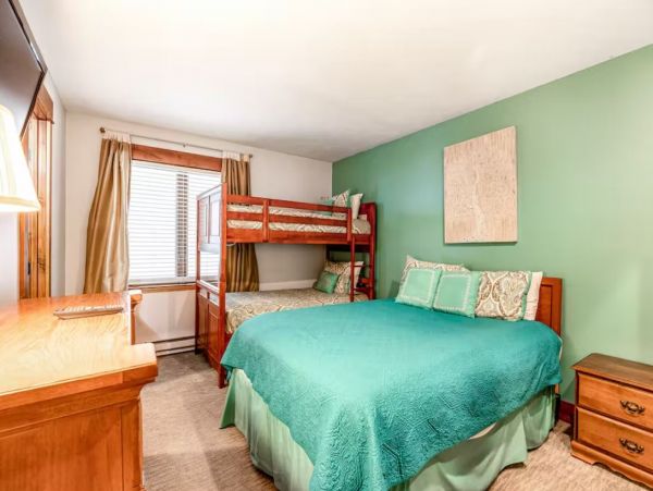 Three Bedroom Vacation Condo in Avon Sleeps Nine Guests