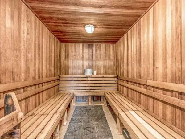 Three Bedroom Vacation Condo in Avon Sleeps Nine Guests