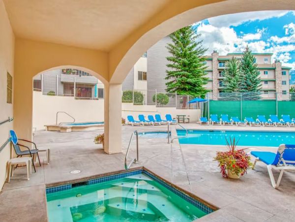 Three Bedroom Vacation Condo in Avon Sleeps Nine Guests