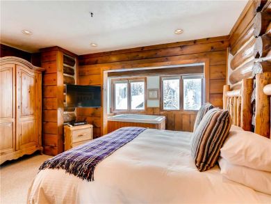 Ski in Vacation Mountain Home in Alta - Indoor Hot Tub -Sleeps 18