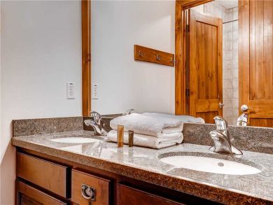 Ski in Vacation Mountain Home in Alta - Indoor Hot Tub -Sleeps 18