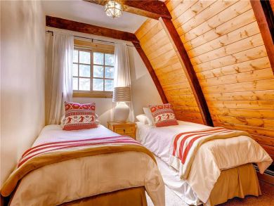 Mountain View Rental Home in Alta - Ski in - Private Hot Tub