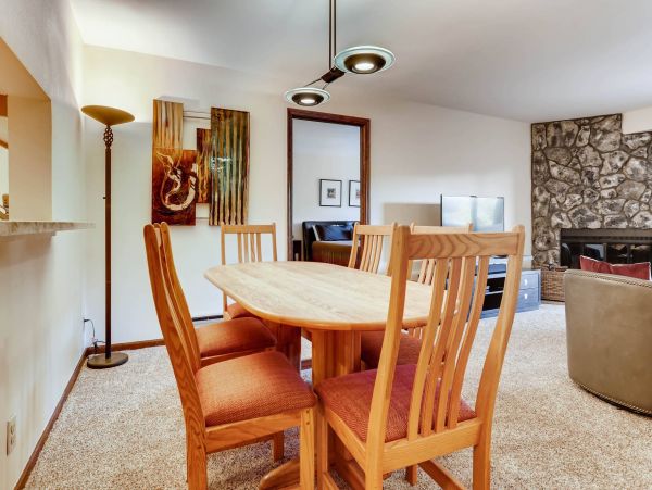 Beautiful Avon Condo with Mountain Views Walk to Lift