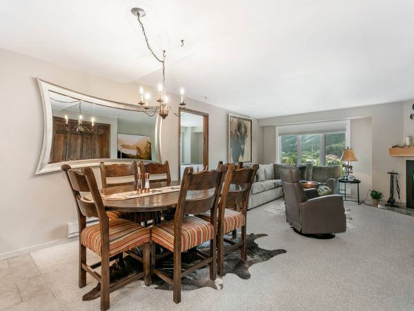 Avon Accommodation Walking Distance to Riverfront Gondola