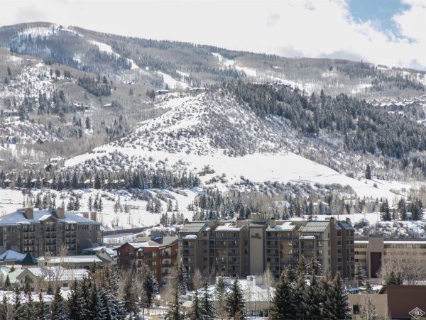 Luxury Avon Vacation Condo walk to Lifts