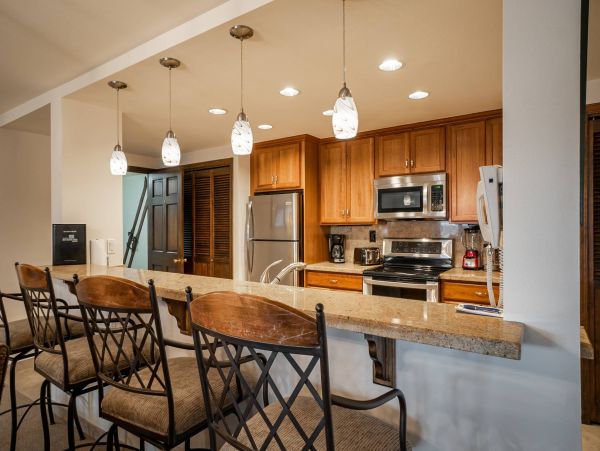 Beautiful Avon Condo with Mountain Views Walk to Lift