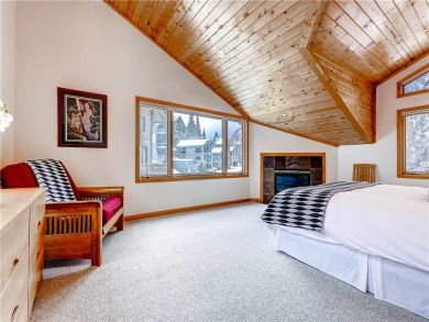 Deluxe Rental Home in Alta Utah - Ski in Ski Out - Sleeps 16
