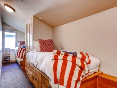 Alta Condo 884370