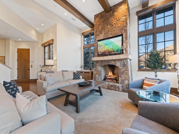 Ultra Modern 5 Bedroom Vail Home Sleeps 10 Great Location