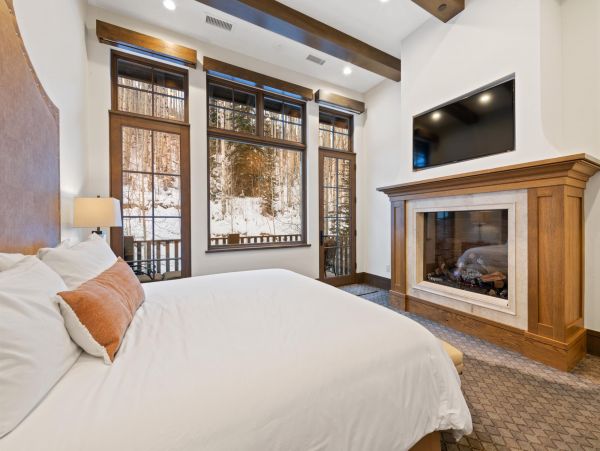 Ultra Modern 5 Bedroom Vail Home Sleeps 10 Great Location