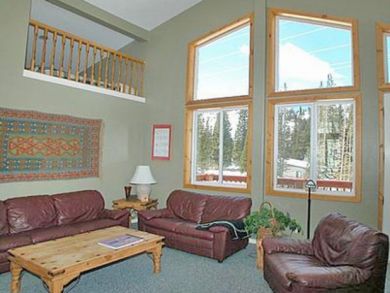 Mountain view living room Mountain view living room