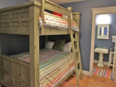 Fifth bedroom with one set of bunk ebds