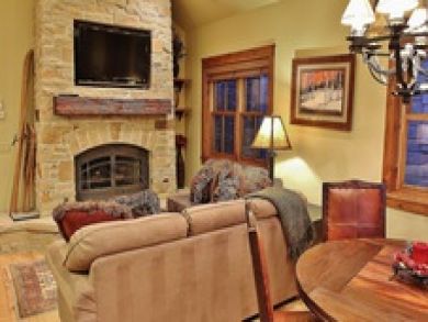Flat screen TV & firepalce in living area Flat screen TV & firepalce in living area