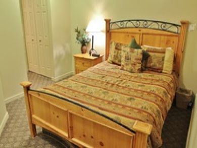 Queen bed in bedroom 3 Queen bed in bedroom 3