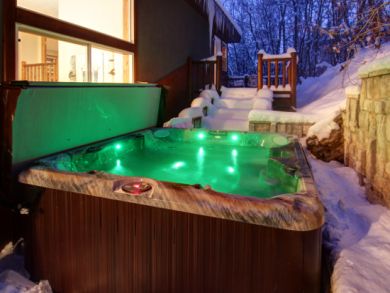 Outdoor private hot tub