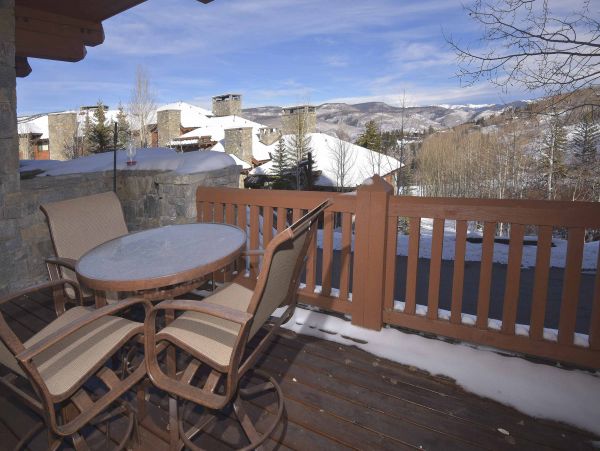Luxury. Bachelors Gulch Ski in Ski Out Penthouse Sleeps 8