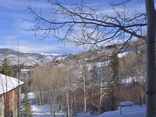 Luxury. Bachelors Gulch Ski in Ski Out Penthouse Sleeps 8