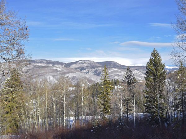Luxury. Bachelors Gulch Ski in Ski Out Penthouse Sleeps 8