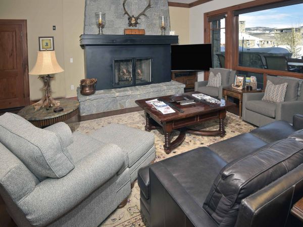 Luxury. Bachelors Gulch Ski in Ski Out Penthouse Sleeps 8